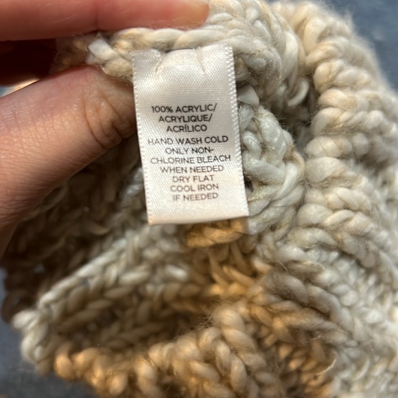 Cream Colored Winter Hat - Picture 2 of 2